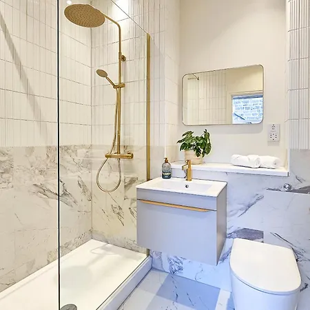 Luxury 2 Bed Townhouse Flat