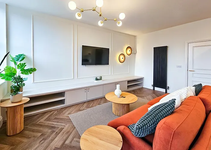 Luxury 2 Bed Townhouse Flat