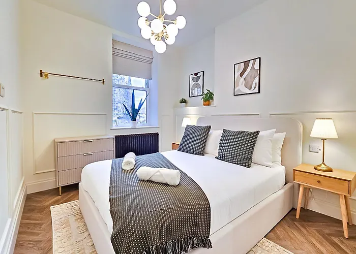 Luxury 2 Bed Townhouse Flat Appartement *