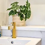 Luxury 2 Bed Townhouse Flat Apartment *
