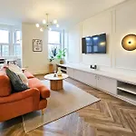 Apartment Luxury 2 Bed Townhouse Flat *