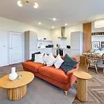 Luxury 2 Bed Townhouse Flat Apartment